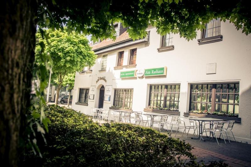 Hotel Am Rathaus Менден Экстерьер фото
