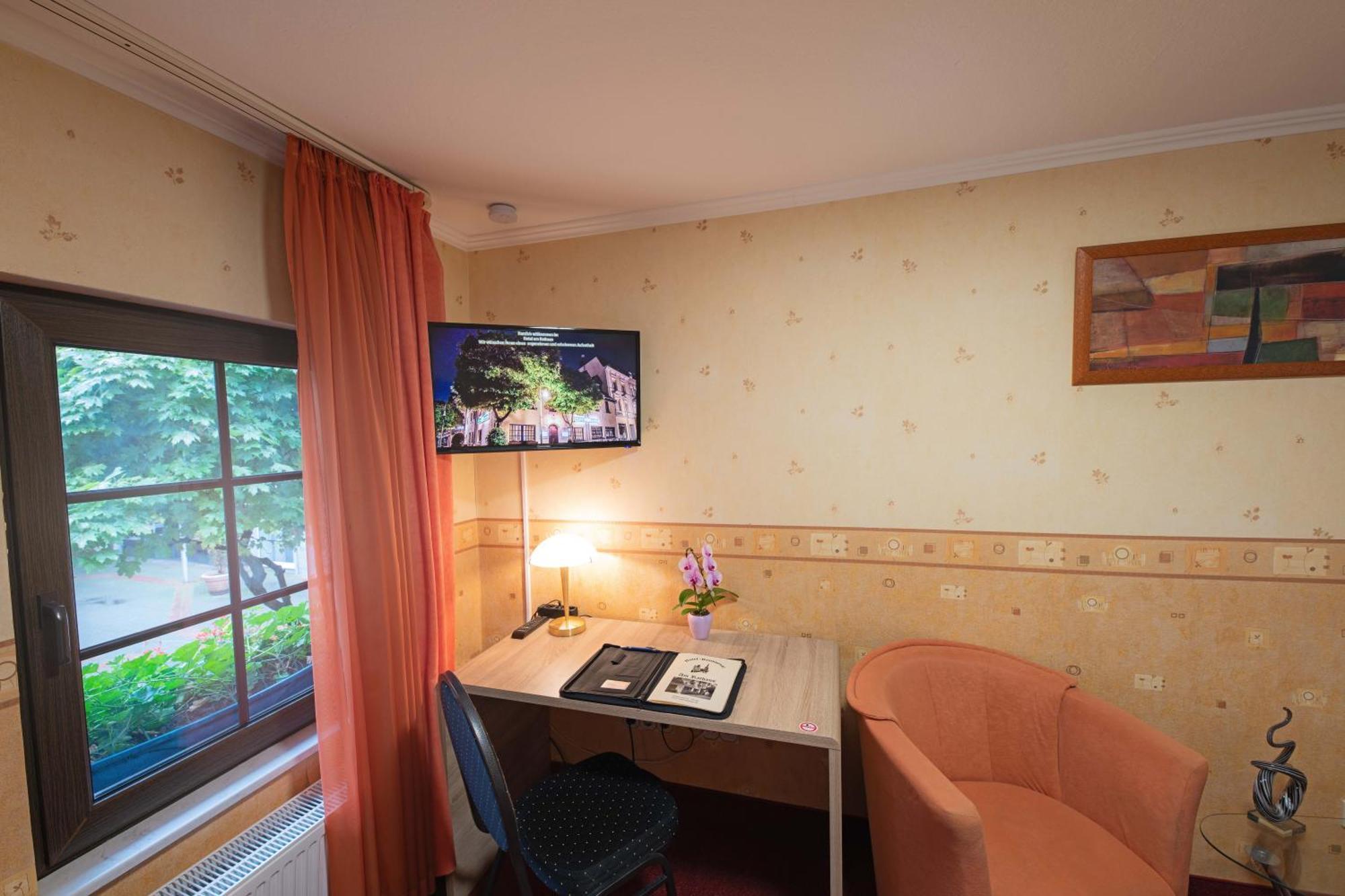 Hotel Am Rathaus Менден Экстерьер фото