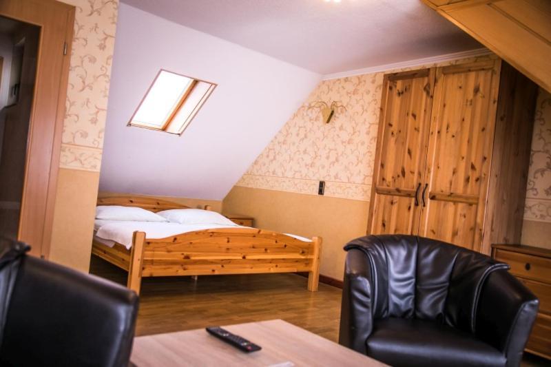 Hotel Am Rathaus Менден Экстерьер фото