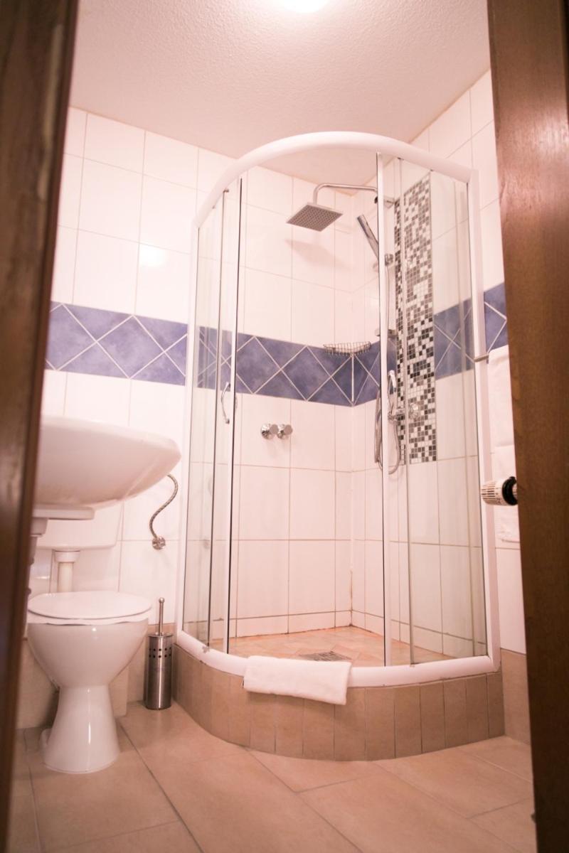Hotel Am Rathaus Менден Экстерьер фото
