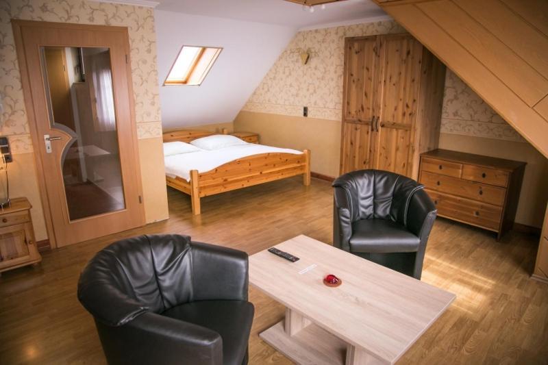 Hotel Am Rathaus Менден Экстерьер фото