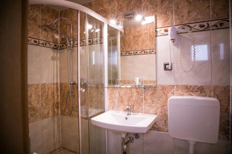 Hotel Am Rathaus Менден Экстерьер фото