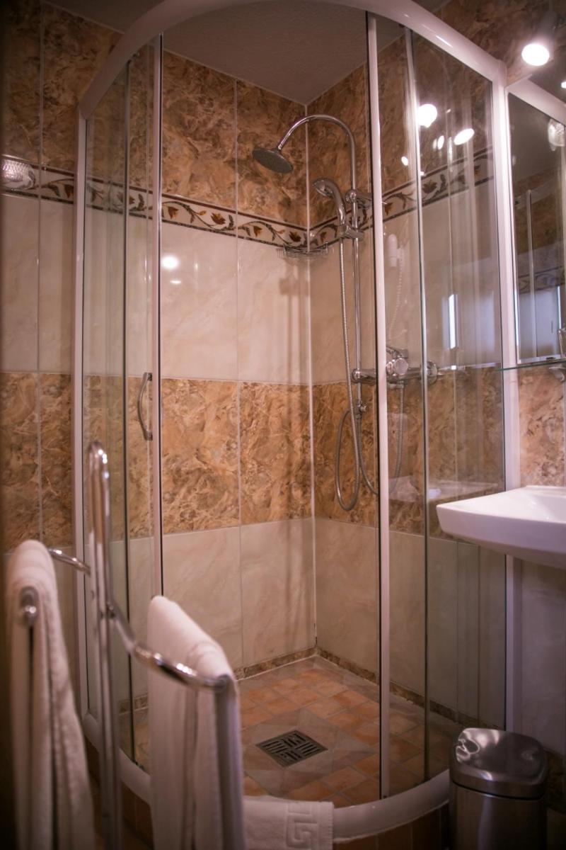 Hotel Am Rathaus Менден Экстерьер фото